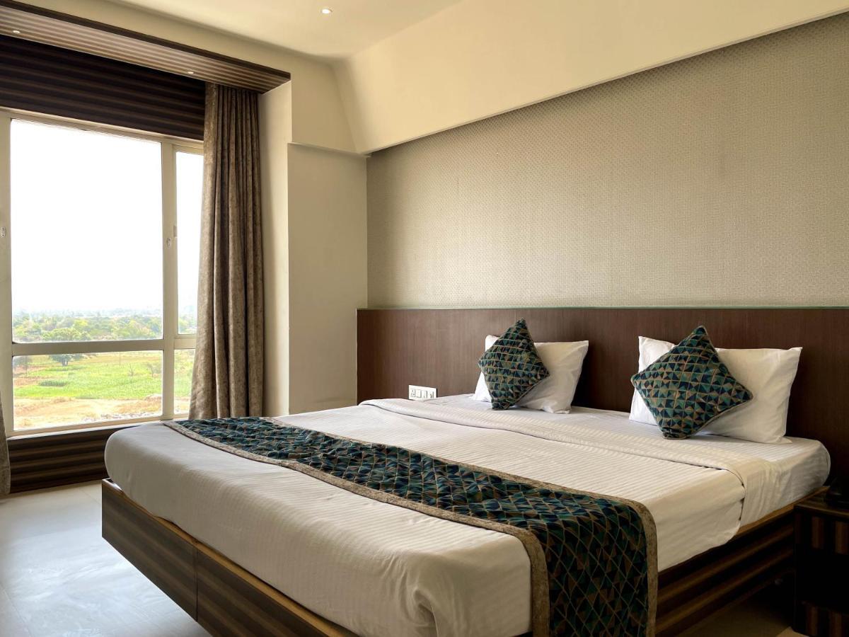 Hotel Grand Parivaar Igatpuri Exterior photo